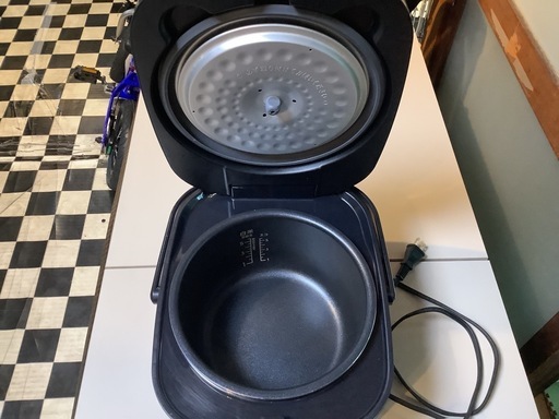 【リサイクルサービス八光】2025年製 アイリスオーヤマ　炊飯器 5.5合 マイコン式 RC-BMA50-B
