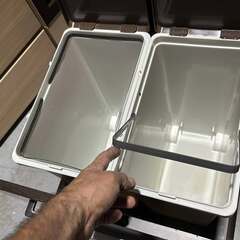 スリム レンジ台、コンセント＆ダストボックス付き幅52cm Usedの画像