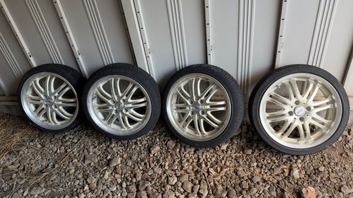 16インチタイヤ付きアルミホイール