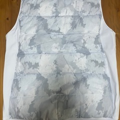 【新品】オークリー　ダウンベスト OAKLEYの画像