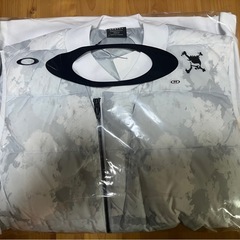 【新品】オークリー　ダウンベスト OAKLEYの画像