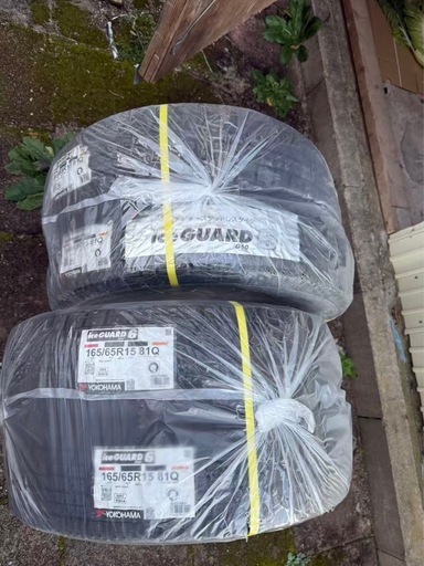 【お引取り先が 決まりました
スタッドレスタイヤ　新品