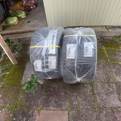 スタッドレスタイヤ　新品の画像