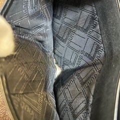 dunhill ダンヒル 二つ折り財布 折財布 さいふ サイフ wallet 小銭入れ無 札入れ black ブラック黒色系 無地ロゴレザースペイン製メンズmen’s男性用紳士の画像