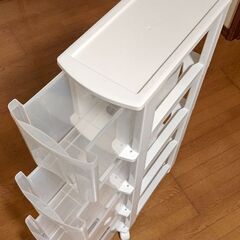 ４段 隙間収納の画像