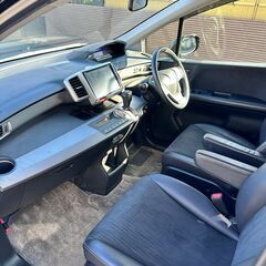 ホンダフリード・Hybrid・H25年12月・左右PSD・大画面ナビ・７人乗り・とても綺麗の画像