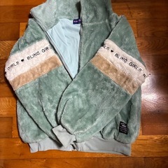 フリースのジャンパーの画像