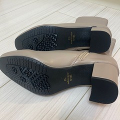 ベージュ　ブーツの画像