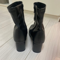 黒のブーツの画像