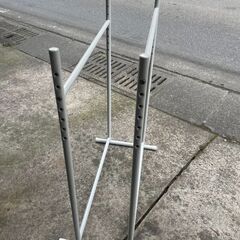 【リユースショップスパークル】ハンガーラック　No.165　ホワイト　スチール　2連　衣類収納　コンパクトサイズ　高さ調整可能!　配送可能♪の画像