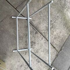 【リユースショップスパークル】ハンガーラック　No.165　ホワイト　スチール　2連　衣類収納　コンパクトサイズ　高さ調整可能!　配送可能♪の画像