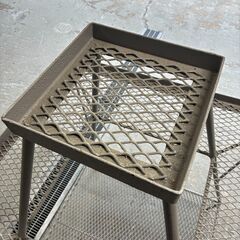 ビンテージ　什器　アイアン　レトロ　ストーブ台 お弁当置き　店舗　塗装済み　学校　昭和　グレー　鉄製　インテリアの画像