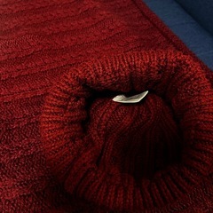 バーガンディ ケーブル編み ニット帽とスヌードセットの画像