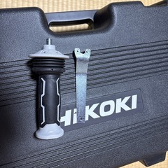 ハイコーキ充電器とケースの画像