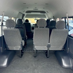 4WD 10人乗りハイエースの画像