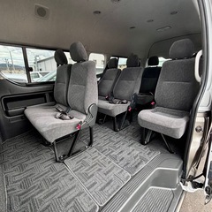 4WD 10人乗りハイエースの画像