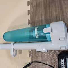 【お譲り先が決まりました】マキタ 充電式コードレスクリーナー 掃除機  サイクロンセット CL282FDFCW-Sの画像