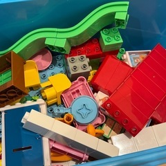 ブロックラボ アンパンマン パン工場とすべり台のおうちブロックバケツ の画像