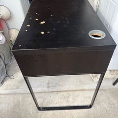 IKEAテーブルの画像