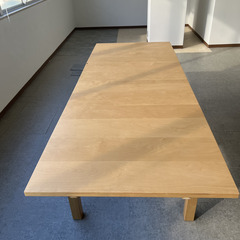 IKEAのおしゃれテーブルの画像