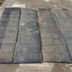 重機の下に敷くようなゴム板　4枚（中古）の画像