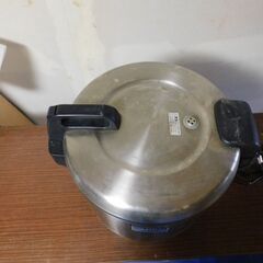 【お話し中】タイガー　電気炊飯ジャー　3,6L　差し上げます　長期保存品の画像