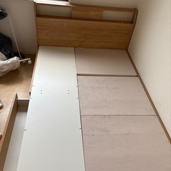 ダブルベッド　フレームの画像