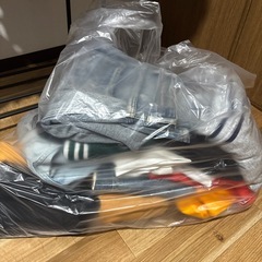 ズボン、Tシャツの画像