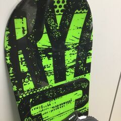 【🐱美品】【ボード・ビンデング・ブーツ】スノーボードセット「ジュニア向け」 『近隣お届け』の画像