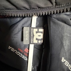 DC SHOESダウンジャケットの画像