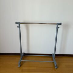 ハンガーラックの画像