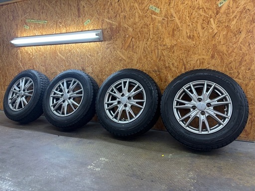 スタッドレスタイヤ　ダンロップ　ウィンターマックス　2017年式