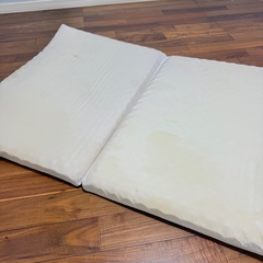 ミツ折マットレス シミ汚れありの画像