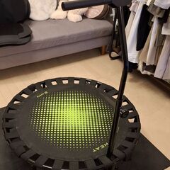 美品トランポリンの画像