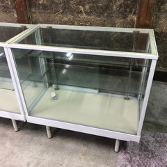店舗用 ガラスショーケース 各種 2台あります 宝石やアクセサリー展示に 120cm幅&90cm幅 奥行45cm高さ91cmの画像