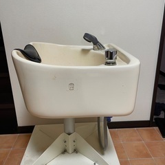 ビーフェル社　移動式シャンプー台の画像