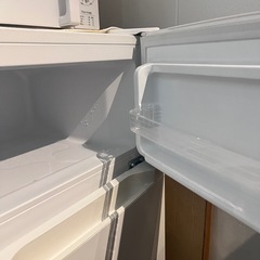 2ドアのホワイト冷蔵庫の画像