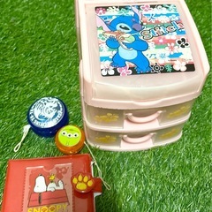 🌈ディズニー スティッチ ピンク 卓上収納ボックス✨引き出し2段・文房具整理・小物入れ・スヌーピーカード入れ付き・ヨーヨー2個セット🕊️0円でお譲り🎁の画像