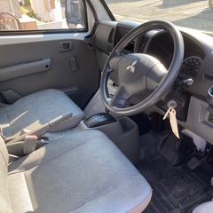 『全込み超特価』⭐️‼️『車検長い令和8年11月まで有り』⭐️‼️『リースアップ車』⭐️‼️『タイミングベルト交換済み』⭐️‼️『安心の修復歴無し』⭐️‼️24年式⭐️ミニキャブバン⭐️ハイルーフ⭐️ホワイト⭐️運転楽々AT⭐️4ナンバー2人乗り⭐️Wエアバッグ⭐️集中ドアロック付き⭐️プライバシーガラス⭐️室内広々⭐️荷物たっぷり積めます⭐️『月割り自動車税も、リサイクル料も、全てコミコミの超特価』‼️『更に千葉＆成田ナンバー管轄は名変代行無料サービス』‼️『圧倒的な安さ』‼️『超激安早い者勝ち』‼️の画像