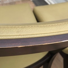 チタノカリモクダイニングチェアー二つの画像