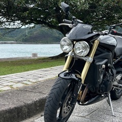 検2年！トライアンフストリートトリプル675の画像