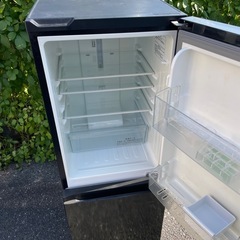 北九州市内配送無料　保証付き 冷蔵庫 パールブラック HR-D15EB [154L /2ドア /右開きタイプ] の画像