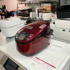 配送可能　保証付き HITACHI 炊飯器 RZ-SV100K メタリックレッドの画像