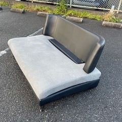 配送可能 ニトリ　2人掛けソファ 布張りタイプ の画像