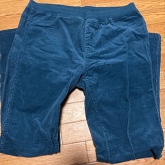 ユニクロコーデュロイパンツの画像