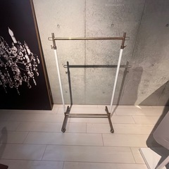 おしゃれハンガーラックの画像