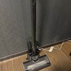 【定価¥17,700→¥5,980置くだけ充電スタンド付き】 アイリスオーヤマ(IRIS OHYAMA) 掃除機の画像