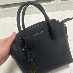 CHARLES&KEITHの画像