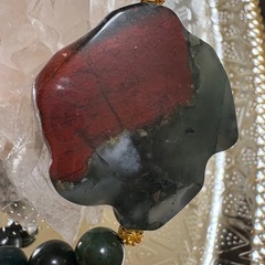 アフリカンブラッドストーンの薔薇とアラシャン瑪瑙の画像