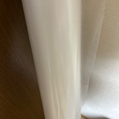 フィルムシールロール　養生シートなのかな？　粘着力の弱い剥がせるシールになっていますの画像